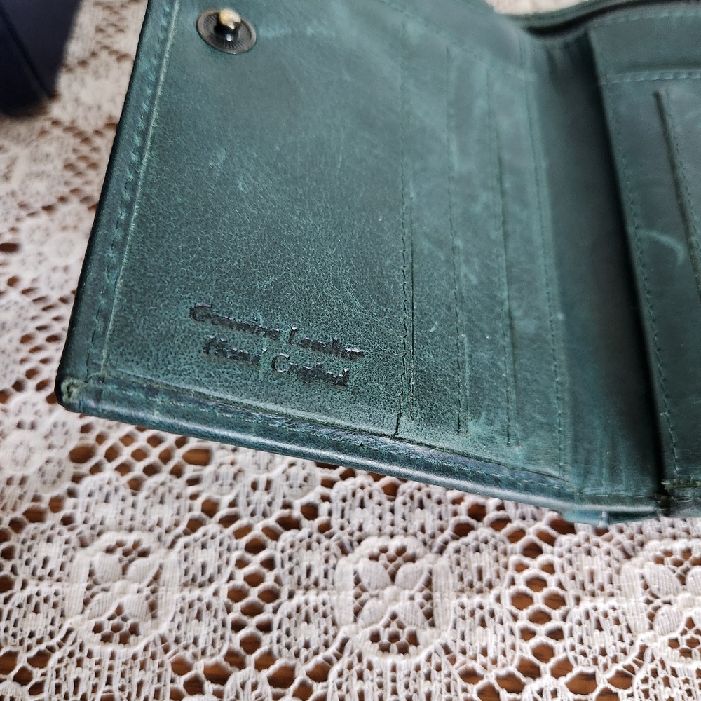 Distressed Embossed Leather Wallet - Picture 14 of 15